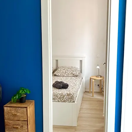 Center 2 Min Walk To Beach Quiet Sunny Balcony Nice Exterior photo