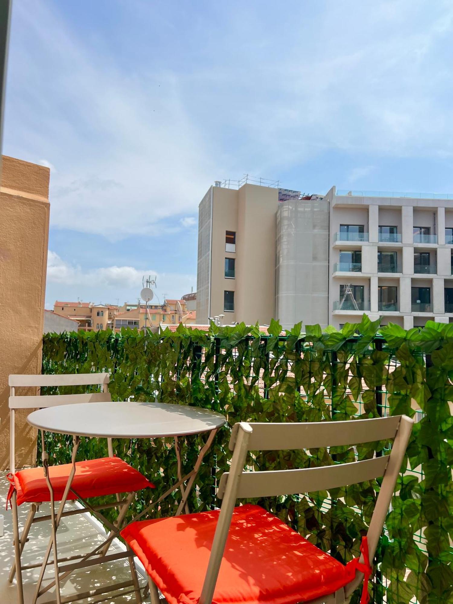 Center 2 Min Walk To Quiet Sunny Balcony Apartamento