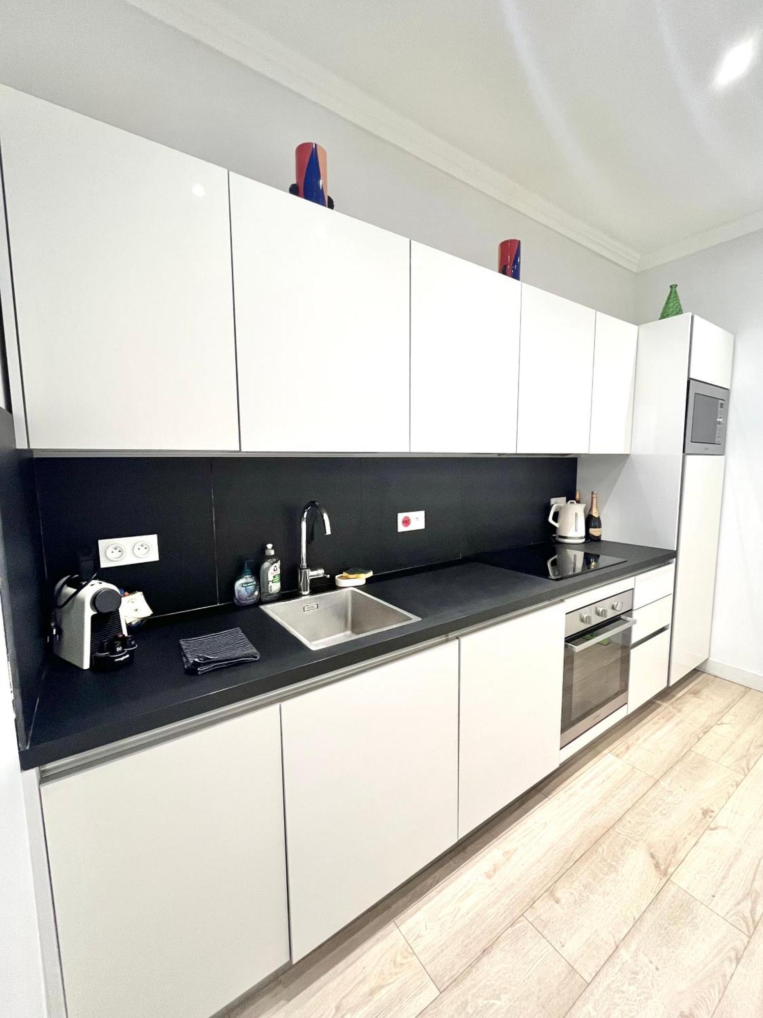 Apartamento Center 2 Min Walk To Quiet Sunny Balcony *